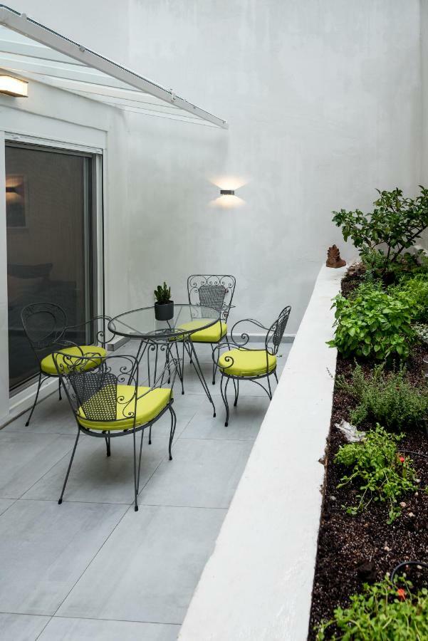 Central Cozy Studio With A Secret Garden Athen Eksteriør billede