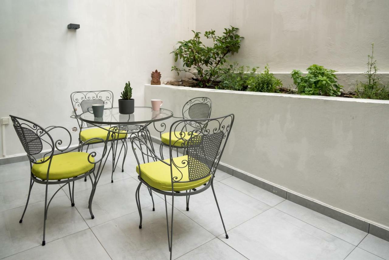 Central Cozy Studio With A Secret Garden Athen Eksteriør billede