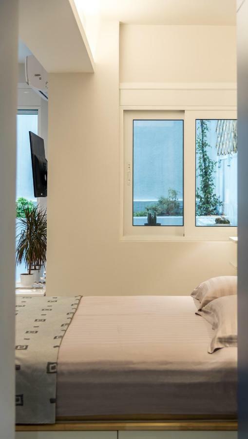 Central Cozy Studio With A Secret Garden Athen Eksteriør billede